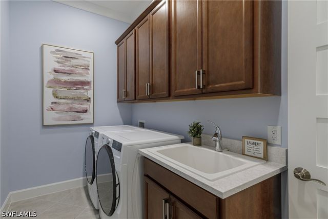 8912 Calypso CT, Naples, FL 34112