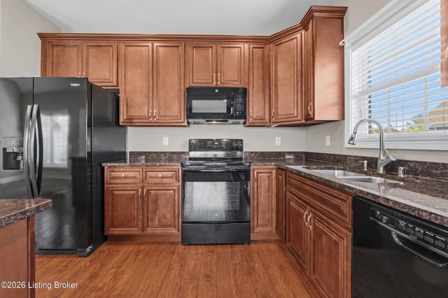 214 Terrace Dr, Mt Washington, KY 40047