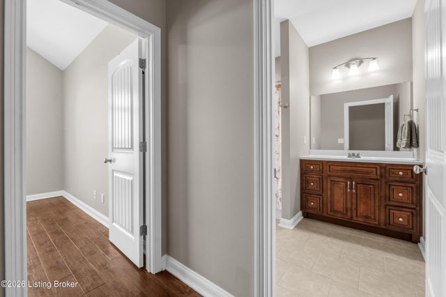 214 Terrace Dr, Mt Washington, KY 40047