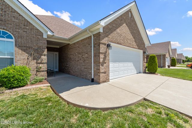 214 Terrace Dr, Mt Washington, KY 40047