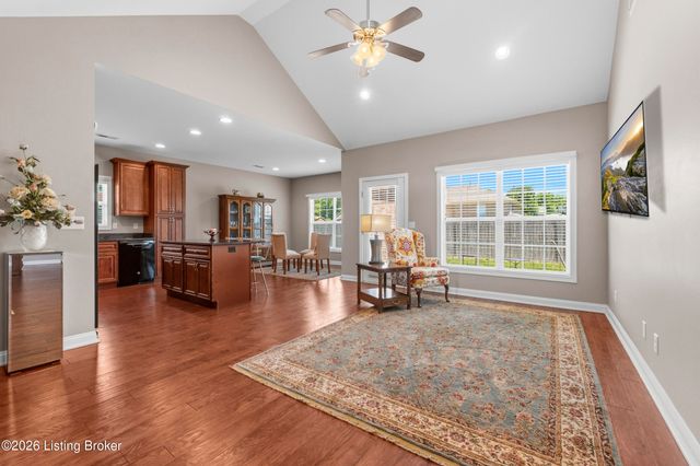 214 Terrace Dr, Mt Washington, KY 40047