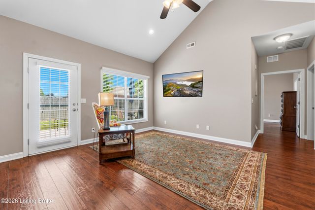 214 Terrace Dr, Mt Washington, KY 40047