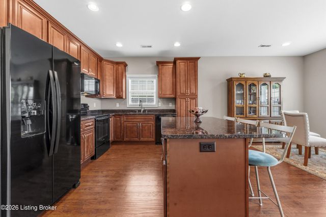 214 Terrace Dr, Mt Washington, KY 40047