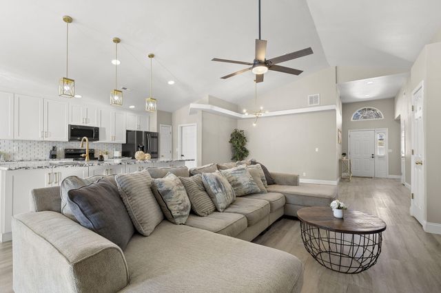 220 Deer Run Road, Branson, MO 65616