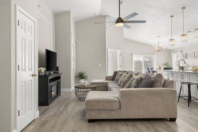 220 Deer Run Road, Branson, MO 65616