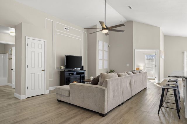 220 Deer Run Road, Branson, MO 65616