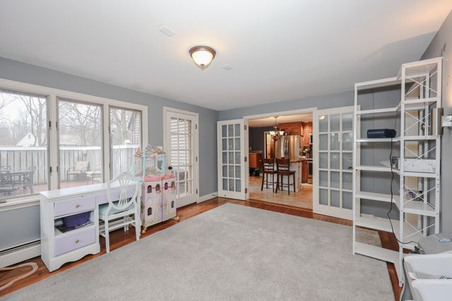 10 Martha Drive, Derry, NH 03038