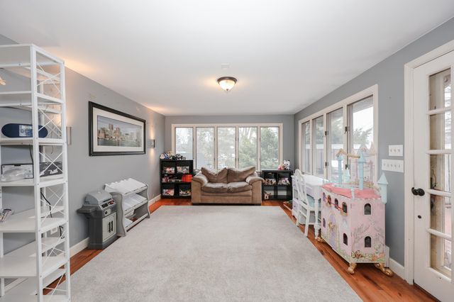 10 Martha Drive, Derry, NH 03038