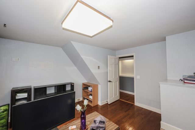 10 Martha Drive, Derry, NH 03038