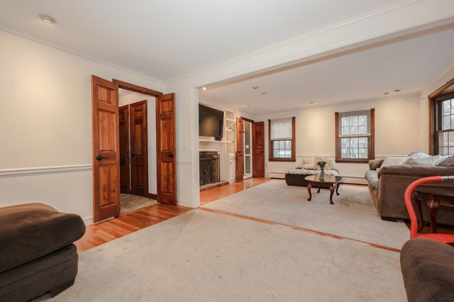 10 Martha Drive, Derry, NH 03038