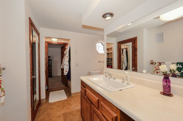 10 Martha Drive, Derry, NH 03038