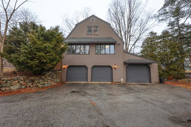 10 Martha Drive, Derry, NH 03038