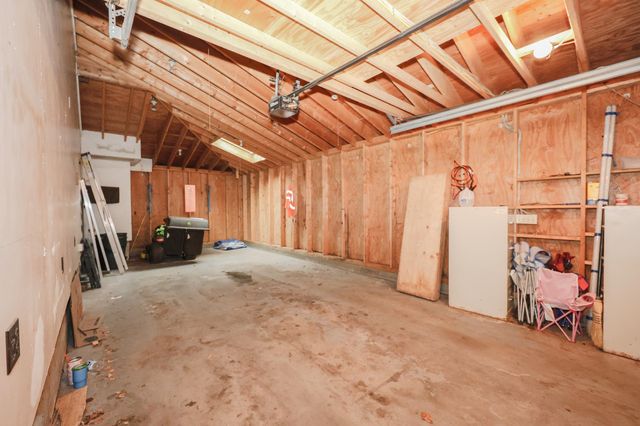 10 Martha Drive, Derry, NH 03038