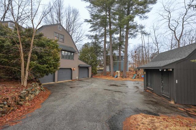 10 Martha Drive, Derry, NH 03038