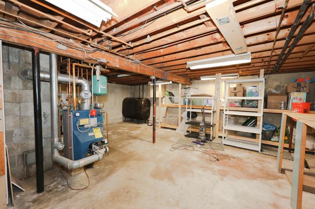 10 Martha Drive, Derry, NH 03038