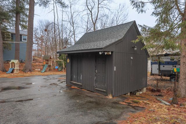 10 Martha Drive, Derry, NH 03038