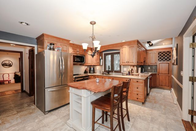 10 Martha Drive, Derry, NH 03038