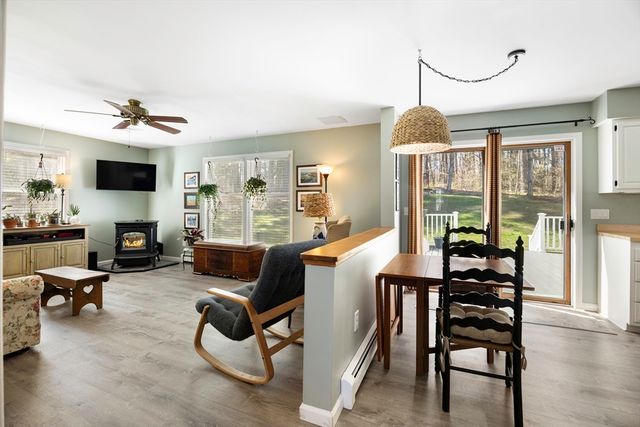 7 Lyman St, Granby, MA 01033
