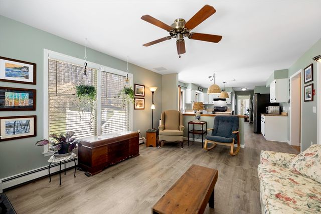 7 Lyman St, Granby, MA 01033