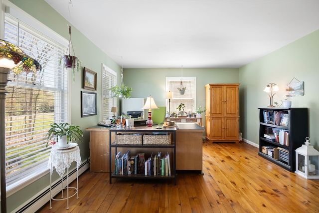7 Lyman St, Granby, MA 01033