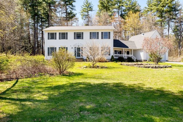7 Lyman St, Granby, MA 01033