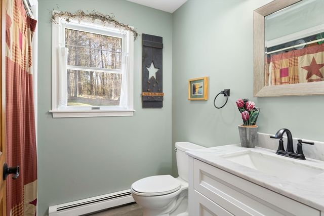 7 Lyman St, Granby, MA 01033