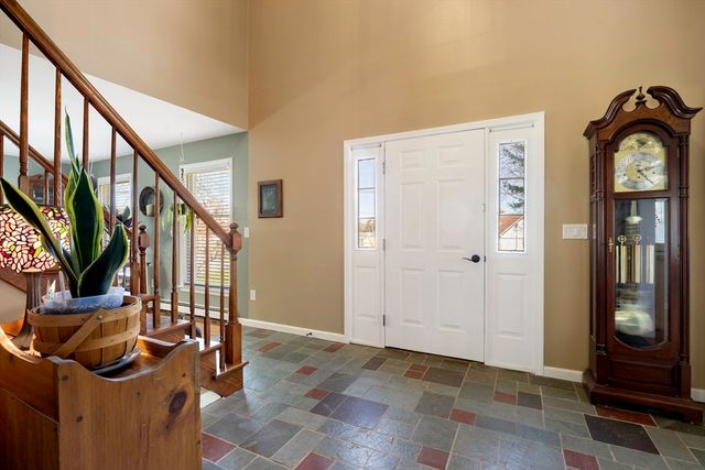 7 Lyman St, Granby, MA 01033