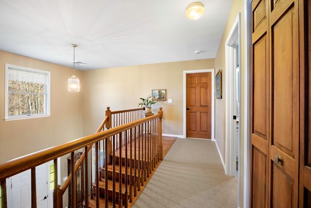 7 Lyman St, Granby, MA 01033