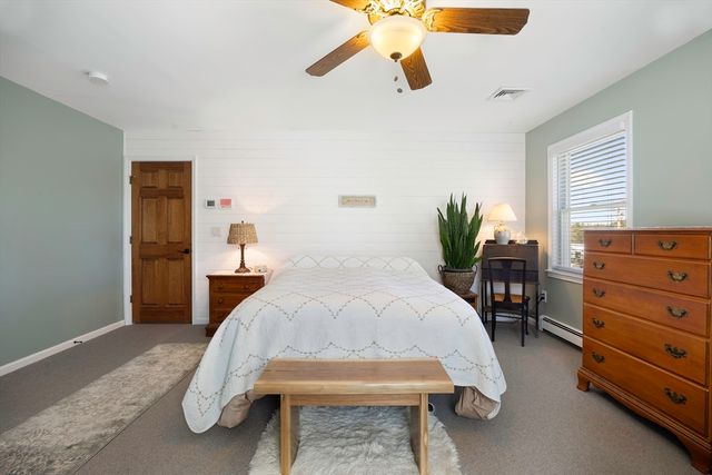 7 Lyman St, Granby, MA 01033
