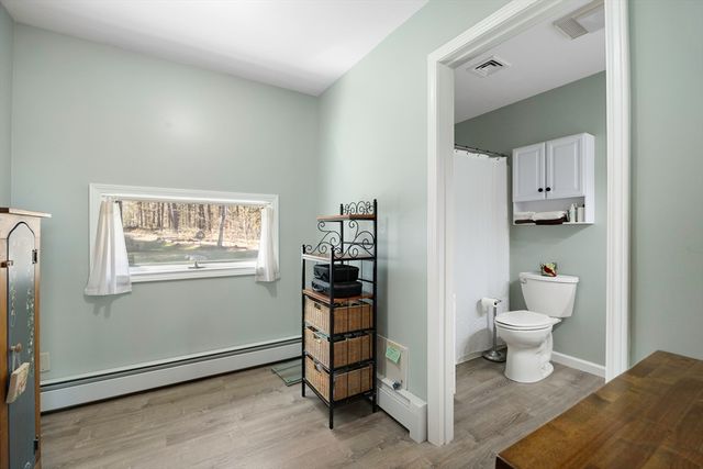 7 Lyman St, Granby, MA 01033