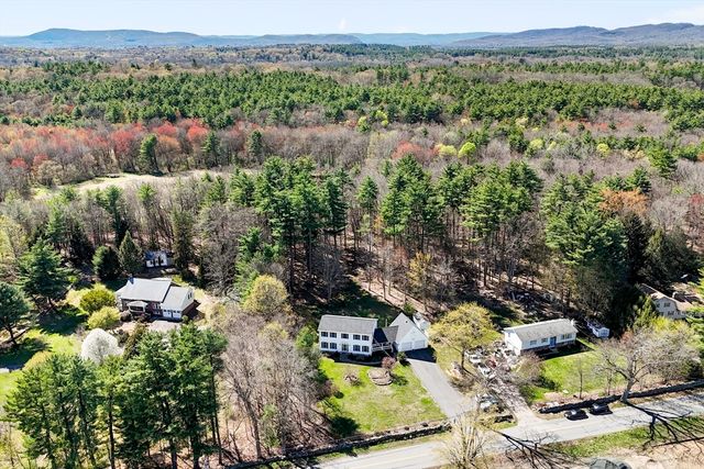 7 Lyman St, Granby, MA 01033