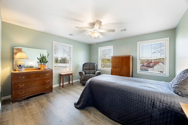 7 Lyman St, Granby, MA 01033