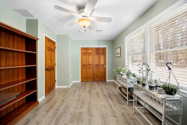 7 Lyman St, Granby, MA 01033