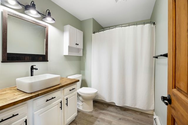 7 Lyman St, Granby, MA 01033