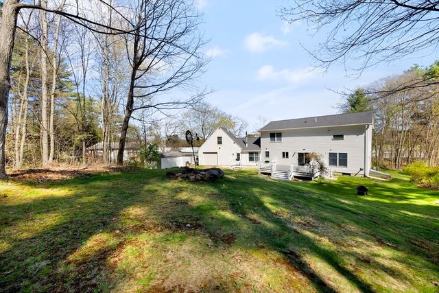 7 Lyman St, Granby, MA 01033