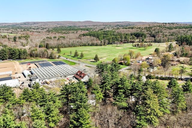 7 Lyman St, Granby, MA 01033