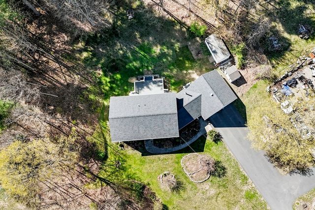 7 Lyman St, Granby, MA 01033