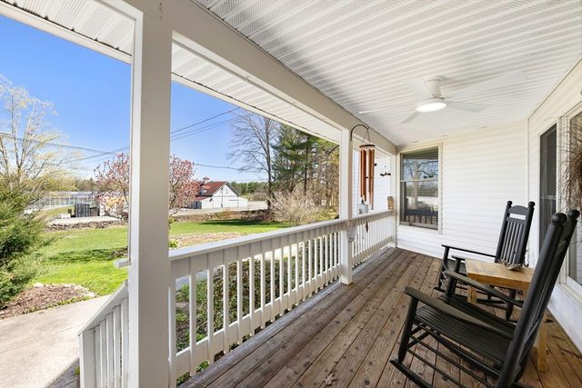 7 Lyman St, Granby, MA 01033
