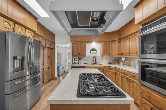 510 Old Sawmill Road, Axtell, TX 76624