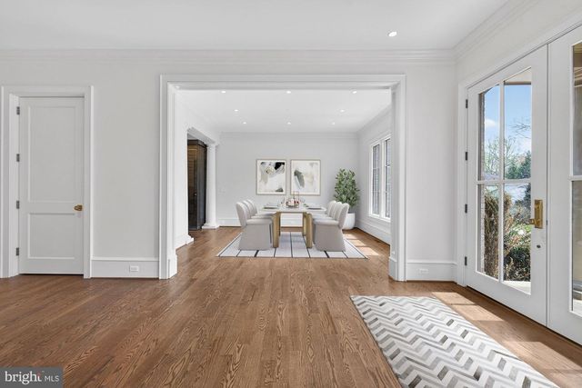 3031 N STUART ST, Arlington, VA 22207