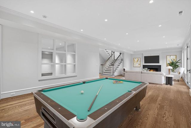 3031 N STUART ST, Arlington, VA 22207