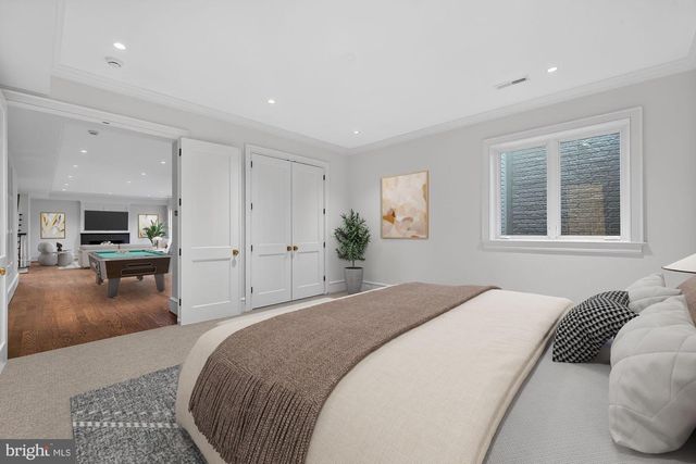 3031 N STUART ST, Arlington, VA 22207