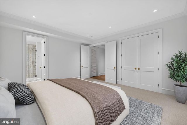 3031 N STUART ST, Arlington, VA 22207