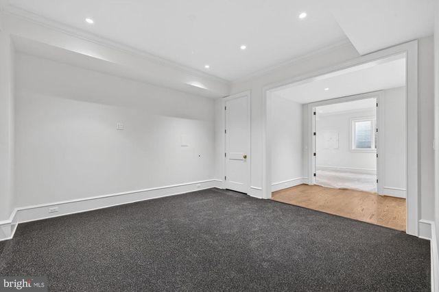 3031 N STUART ST, Arlington, VA 22207