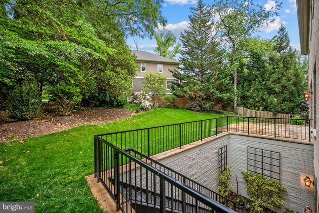 3031 N STUART ST, Arlington, VA 22207