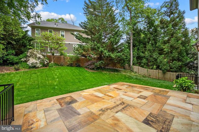 3031 N STUART ST, Arlington, VA 22207