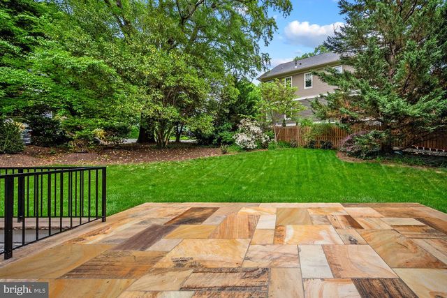 3031 N STUART ST, Arlington, VA 22207
