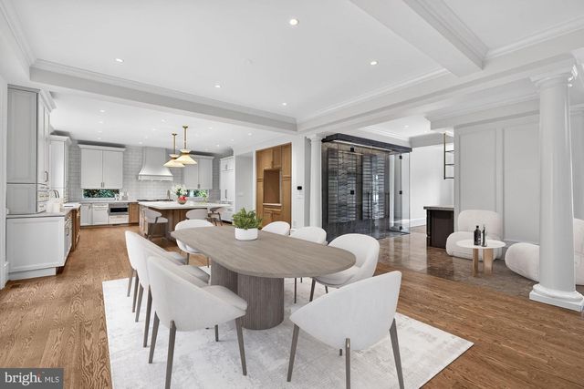 3031 N STUART ST, Arlington, VA 22207