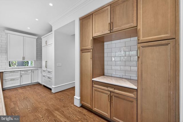 3031 N STUART ST, Arlington, VA 22207