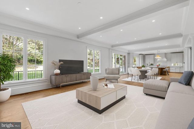 3031 N STUART ST, Arlington, VA 22207